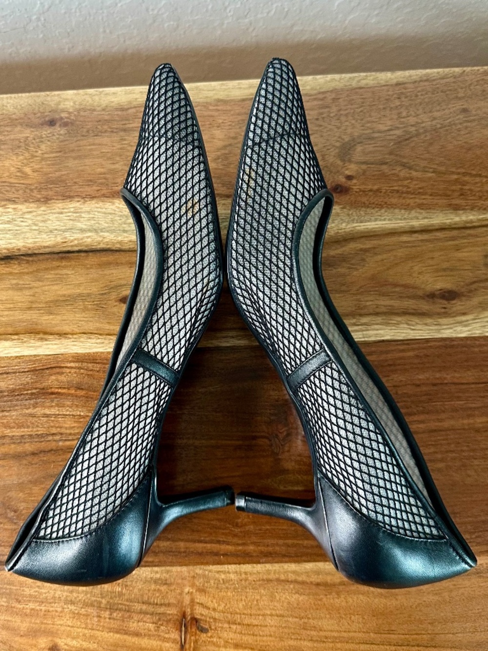 Karl Lagerfeld Paris Leather Mesh Kitten Heel Pumps, Size 9 - Picture 6 of 13